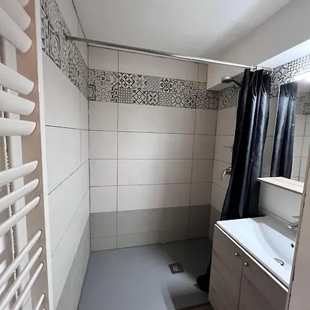 Апартаменты Appt T2 4 Pers Lary Centre Village Parking *